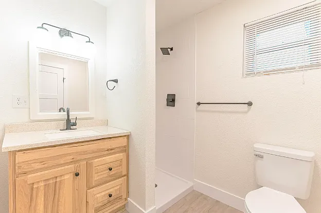 733 Roberta Dr — Photo 6