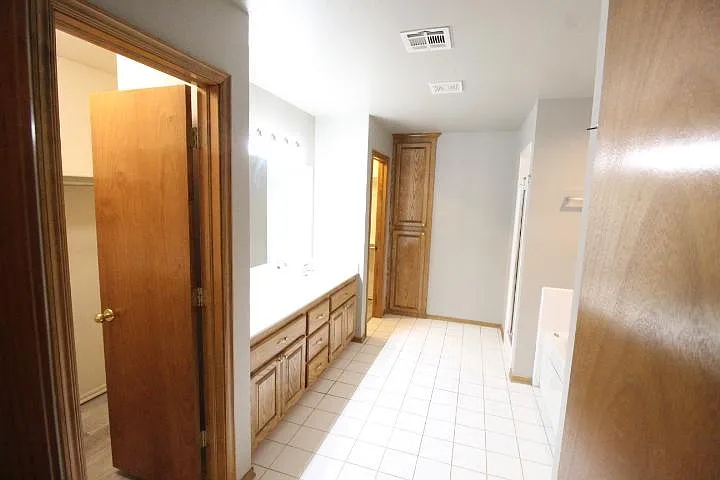 620 Eastview Dr — Photo 11