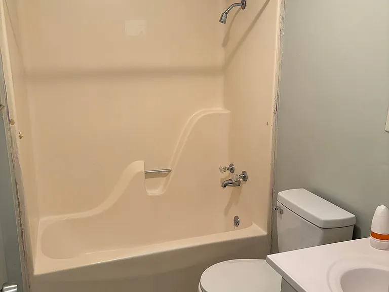 501 Cypress Ln — Photo 10