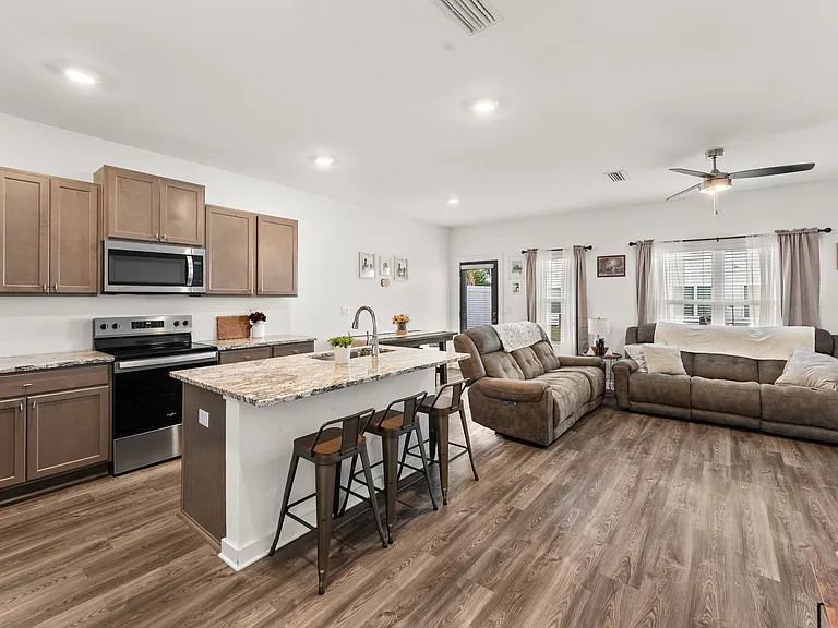 5899 Tyndall Pl — Photo 4