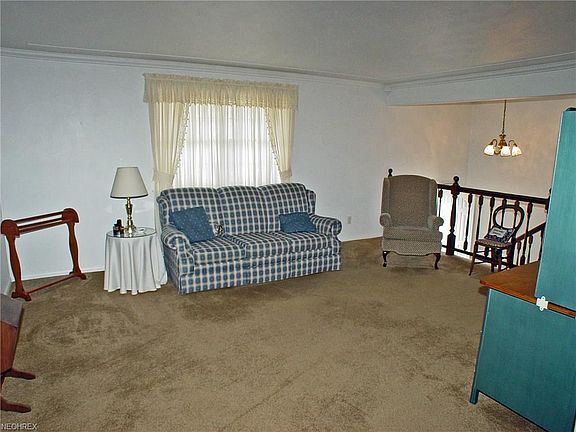4th image of 116 Lexington Ct