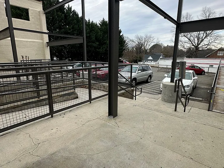 838 S Main St — Photo 11