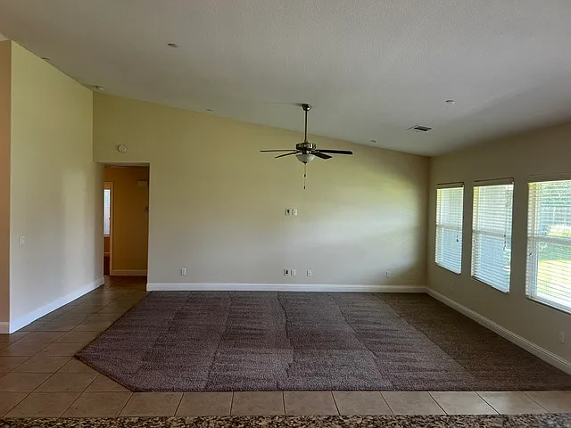 315 W Maclure Ave — Photo 8