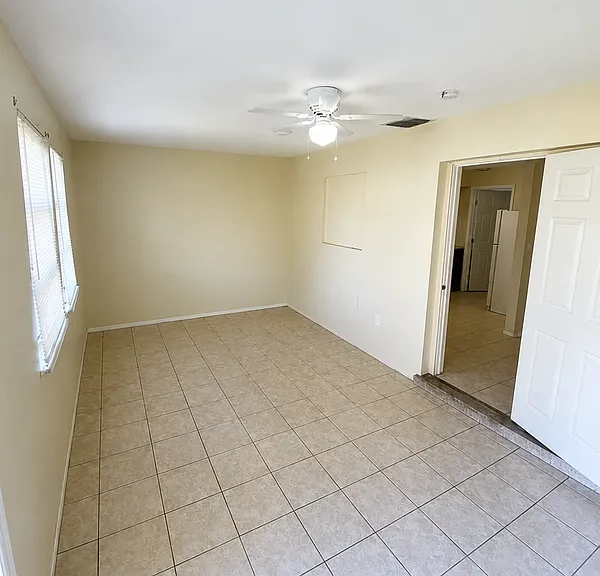2985 Saint Charles St — Photo 5