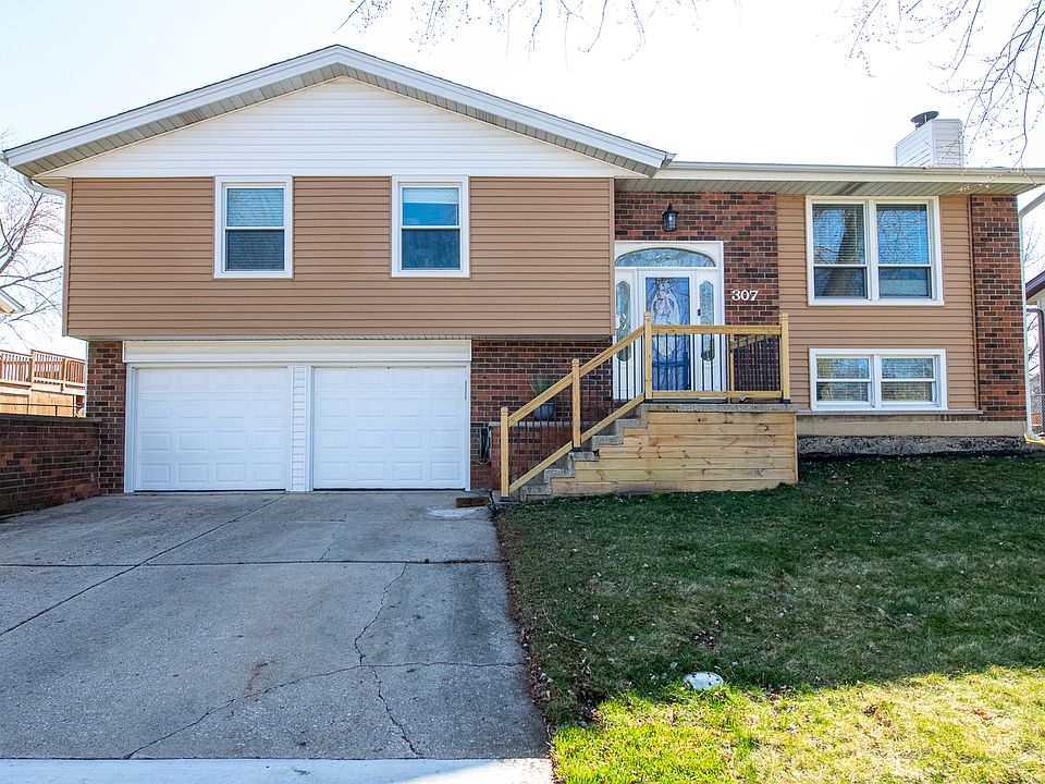 1st image of 307 Desmond Dr