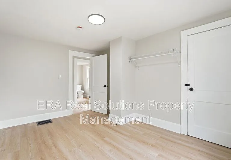 394 S Guilford Ave — Photo 29