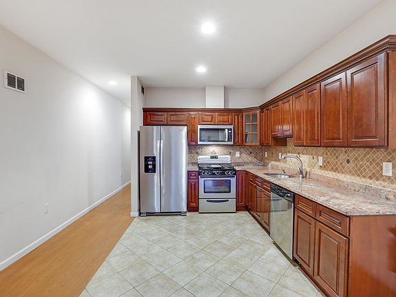 3rd image of 41 Wright Ave #1