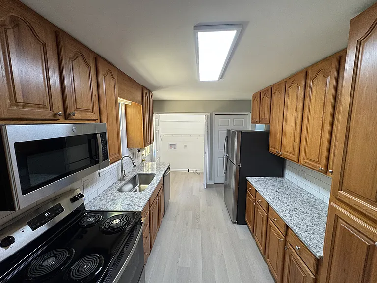 2529 Overbrook Dr — Photo 10