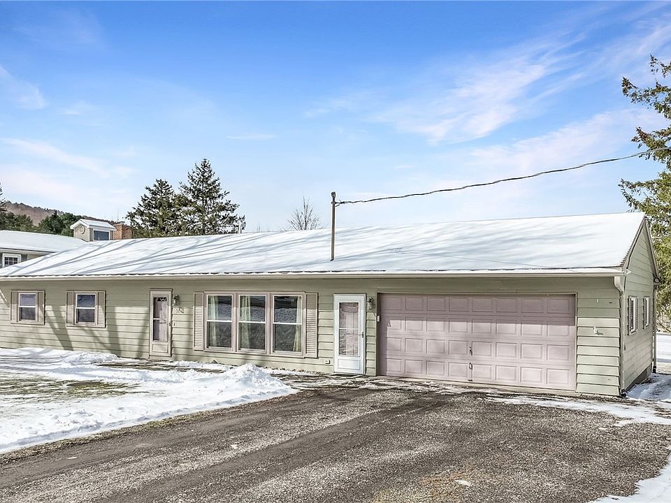 1st image of 34 Yellow Barn Rd