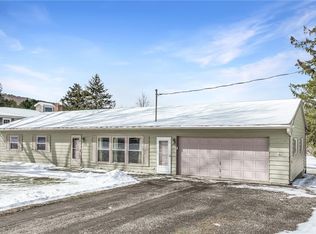 34 Yellow Barn Rd, Freeville, NY 13068