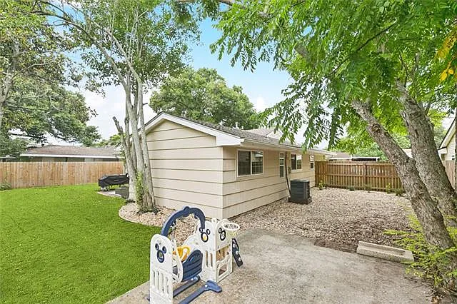 6227 Brunswick Ct — Photo 17