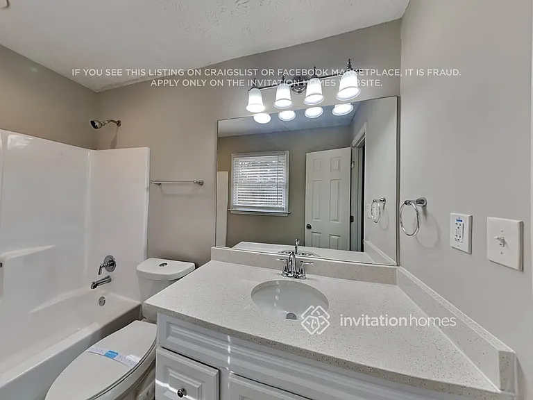 300 E Country Woods Dr — Photo 10