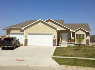816 Cottonwood Trl, Sergeant Bluff, IA 51054