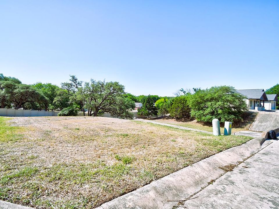 1st image of 125 Canyon Creek Ln
