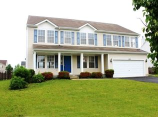 1072 Pattee Ave, Elburn, IL 60119