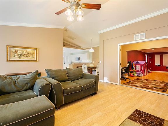 4th image of 1021 NW 13th Ter