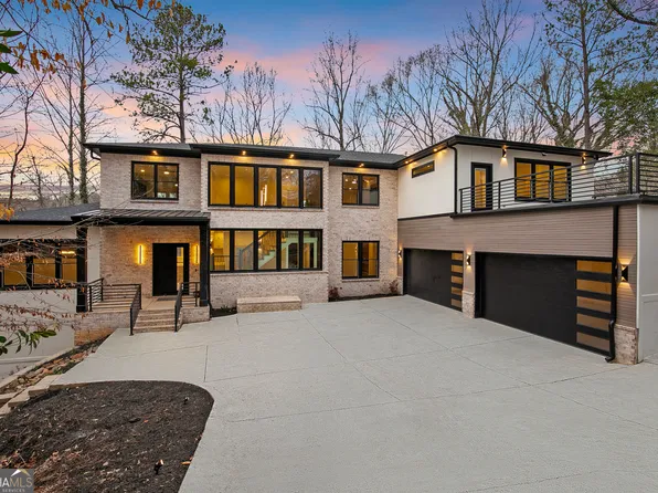 240 Grogans Lake Point, Sandy Springs, GA 30350