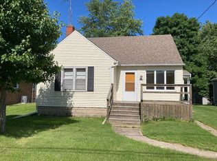 275 N Lincoln St, Coal City, IL 60416