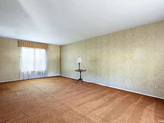 3rd image of 48 Sunny Hill Dr