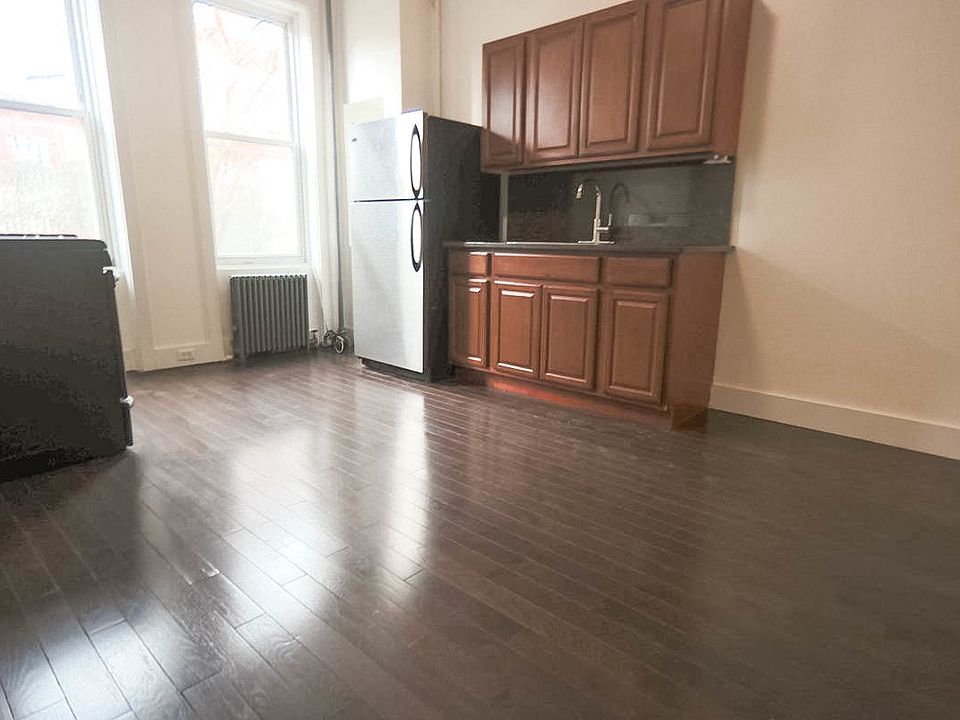 1st image of 258 Melrose St #2LL