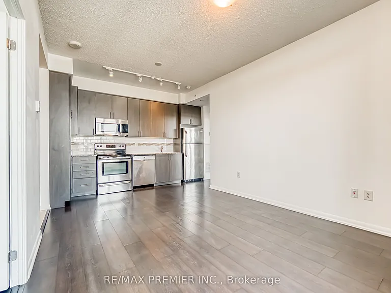 800 Lawrence Ave W #2013 — Photo 16