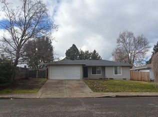 556 Glenn Way, Central Pt, OR 97502