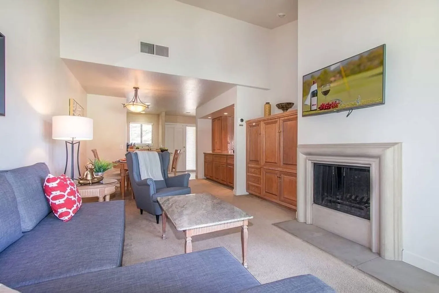 2 bed, 2.0 bath, 1076 sqft, $11,144 — Photo 2