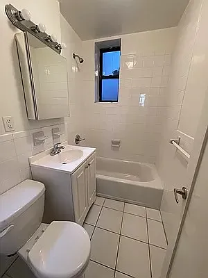 Rented by Metropolis International Realty Inc. | media 12