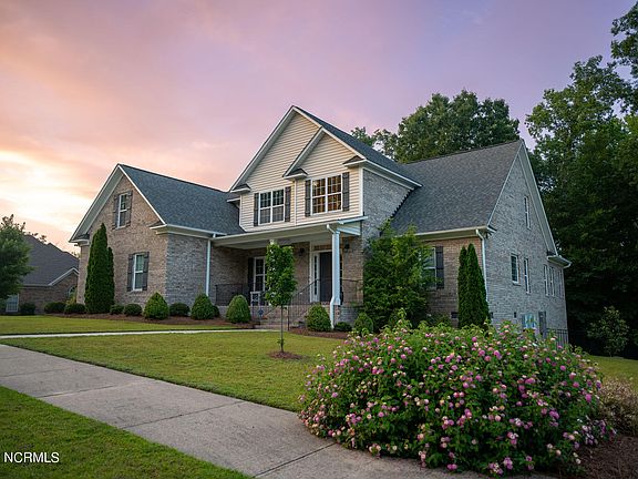 4th image of 121 Golf View Drive