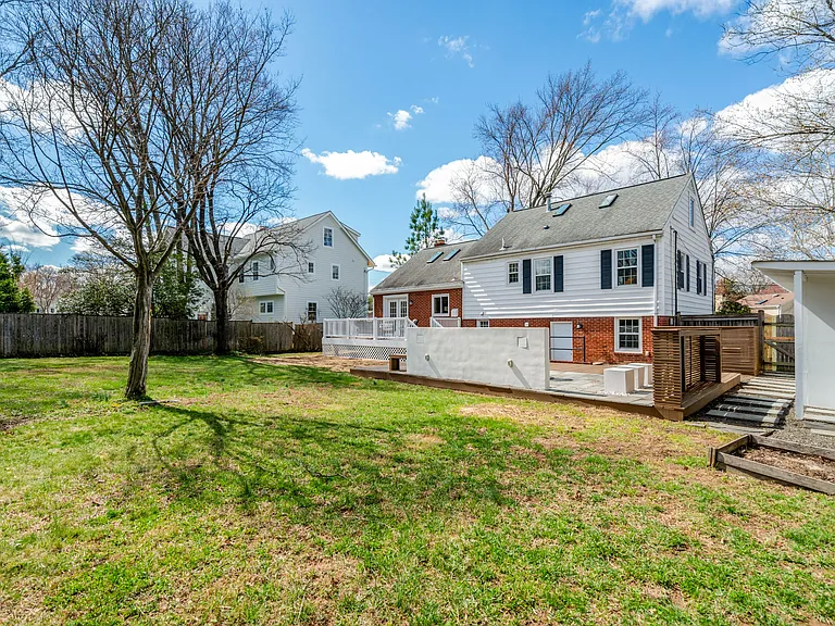 1012 Croton Dr — Photo 19