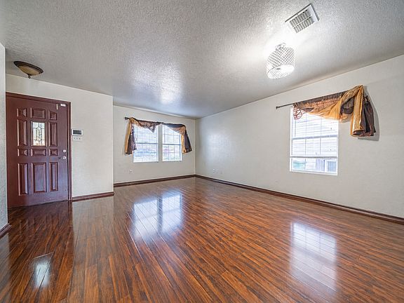 2nd image of 9314 Magnolia Grv