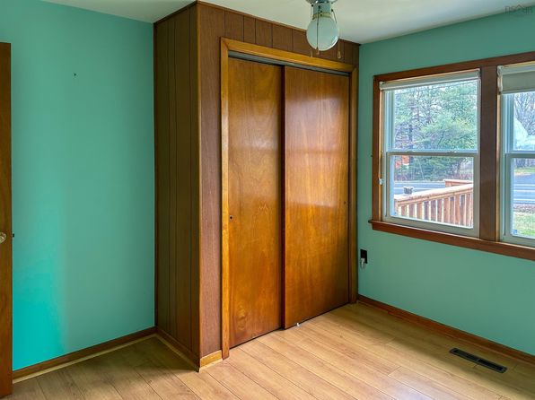 1765 Beaver Bank Rd, Beaver Bank, NS B4G 1C9