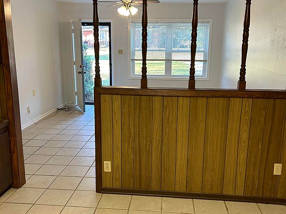 2nd image of 118 Lisa Ln