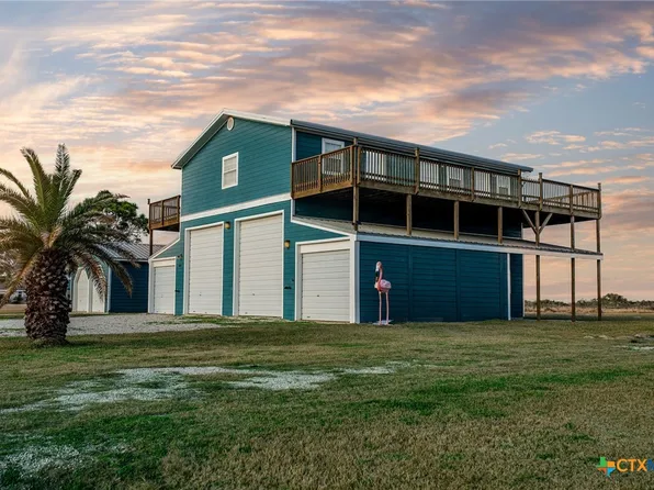 19 Dewberry Ln, Seadrift, TX 77983