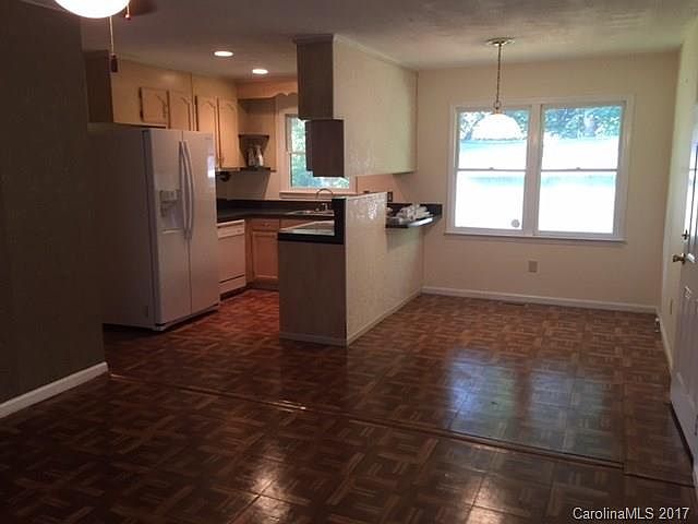 2nd image of 1233 Brookwood Dr