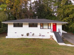 680 Valley View Dr, Forest Park, GA 30297