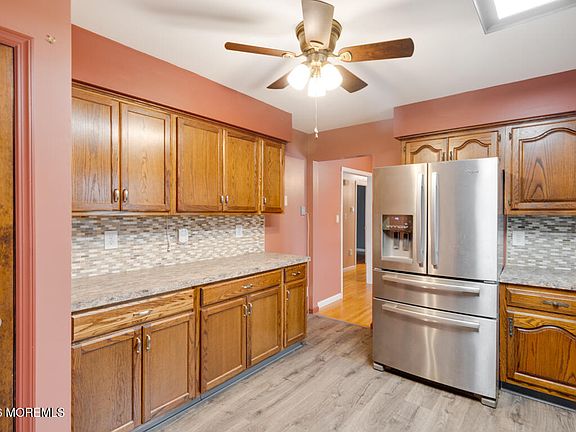 5th image of 319 Savannah Road