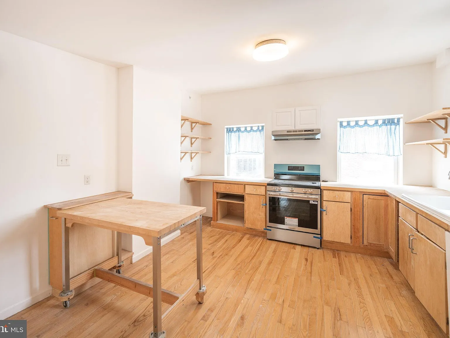 2 bed, 1000 sqft, $1,795 — Photo 4