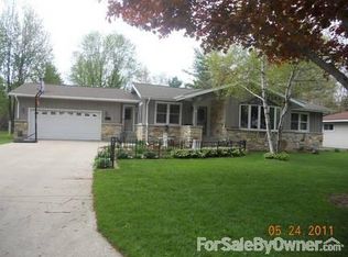 661 McCagg St, Peshtigo, WI 54157