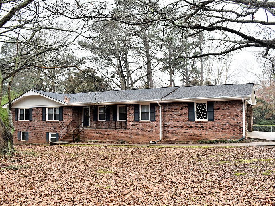 1st image of 425 Pine Forest Dr