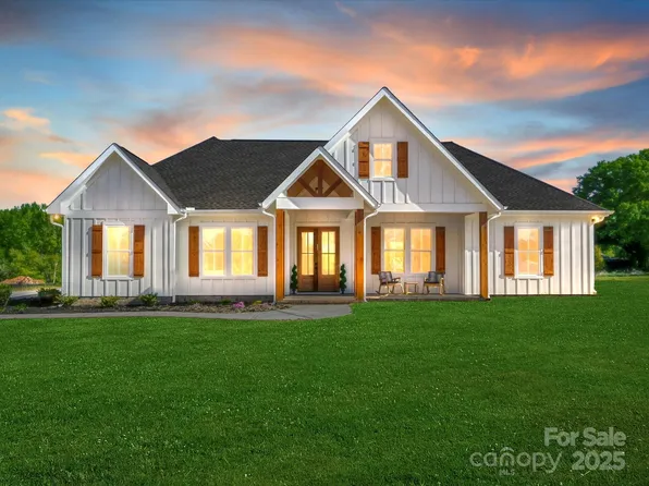 1160 Springlake Rd, York, SC 29745
