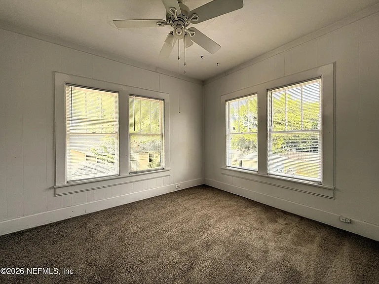1329 Cherry St — Photo 15