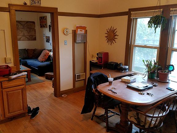 3rd image of 1124 E Clarke St #4