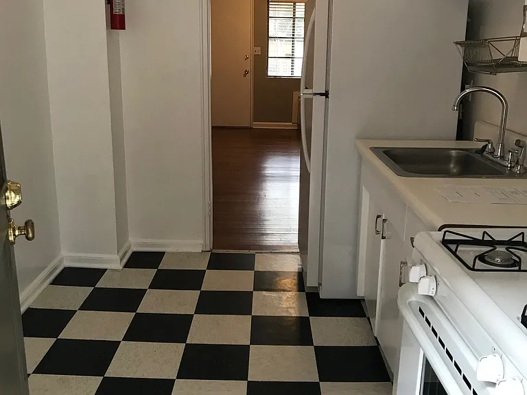 877 Charles Allen Dr NE #5 — Photo 7
