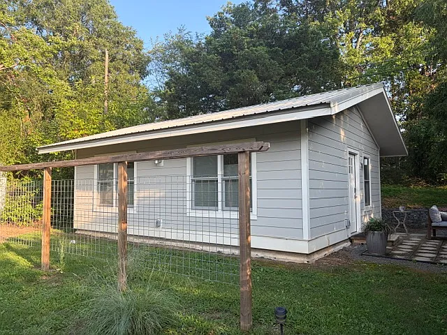 313 Dacian Ave — Photo 2