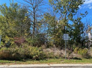5507 Hartford Dr, Lockport, NY 14094