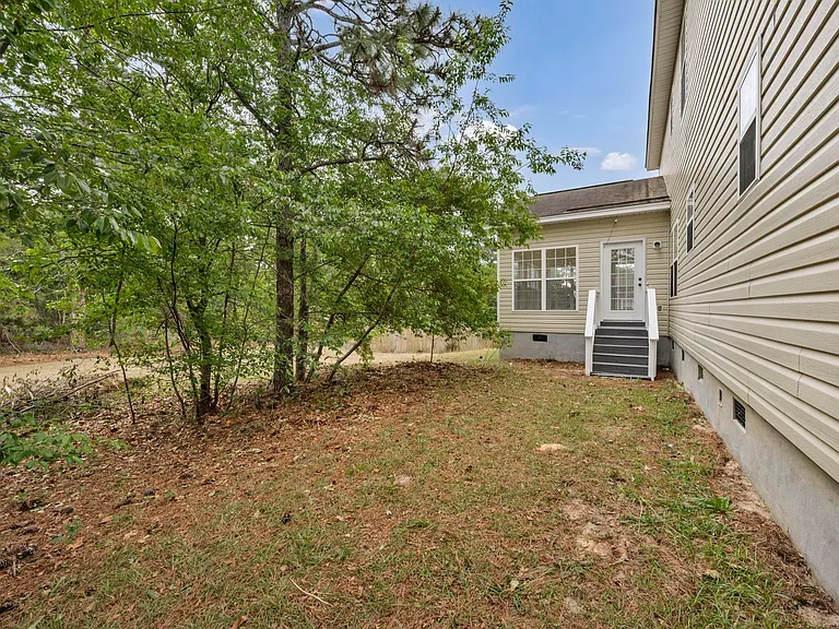109 Cotoneaster Dr — Photo 17