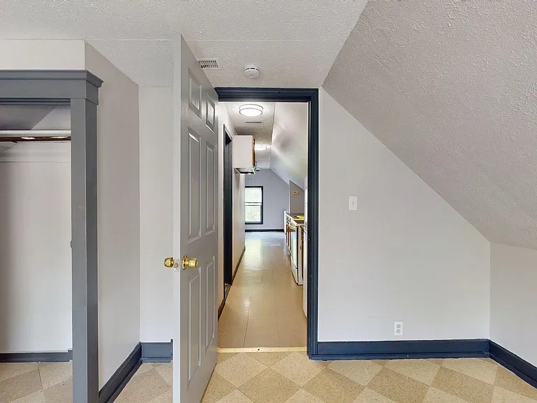3334 W 82nd St — Photo 30