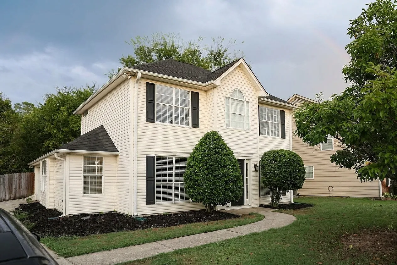 3 bed, 2.5 bath, 1624 sqft, $1,895 — Photo 1