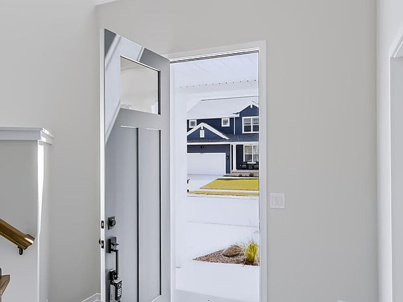 5th image of 602 Magenta Ct #200